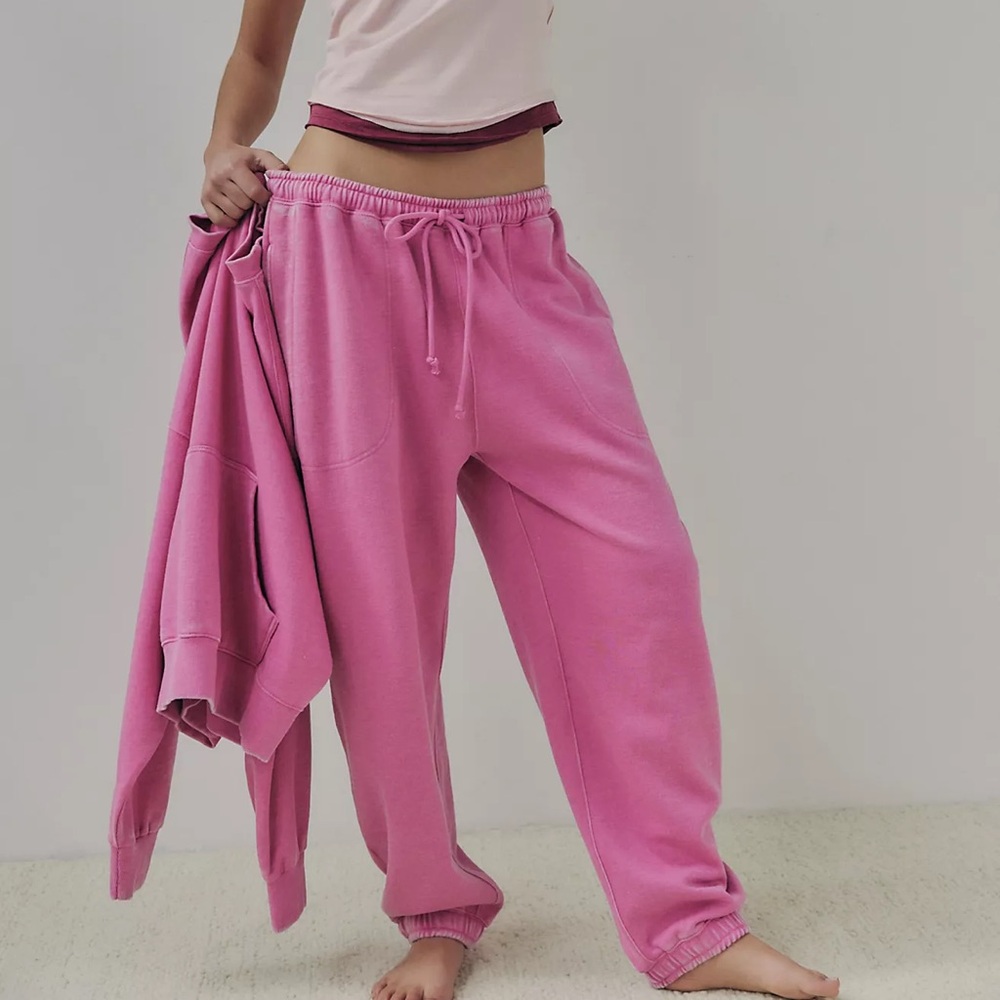 BUY NOW ♥️ Rose Slow It Down Jogger and Crew Sweater